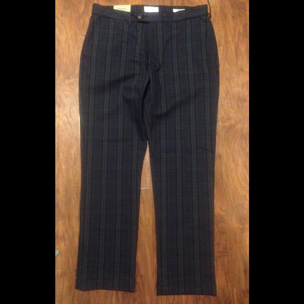 NWT Dark Green and Navy Plaid Slim Trousers